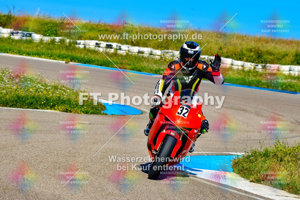 032-2266 | Hier findet Ihr Bilder von Touristenfahrten auf der Nürburgring Nordschleife oder von anderen Veranstaltungen die ich besucht habe. Viel Spass beim Durch Schauen 