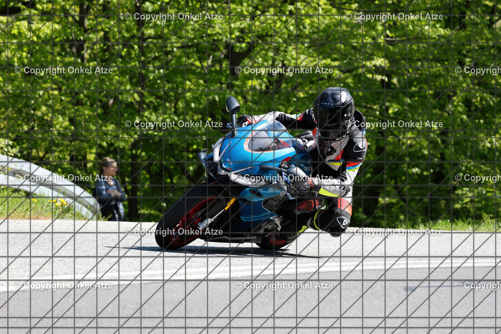 IMG_9392 | Fotograf am Kyffhäuser. Onkel Atze. Kyffhäuser Rennstrecke. Café36. Motorsportfotografie. - Realisiert mit Pictrs.com