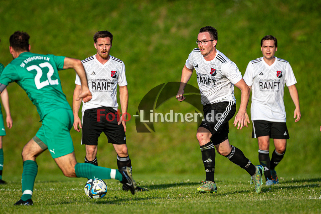 TSV Hohenpeißenberg vs. SV Haunshofen | Toto-Pokal Kr. Zugspitze West 2024 T16, TSV Hohenpeißenberg vs. SV Haunshofen, 20240724,Tobias RAUSCHENBACH (TSVHP 16) in Aktion,2024-07-24 in Hohenpeißenberg (Sportplatz Hohenpeißenberg)Tobias RAUSCHENBACH (TSVHP 16), Lukas RAUSCHENBACH (TSVHP 25)Copyright: WolfgangxLindner www.foto-lindner.de