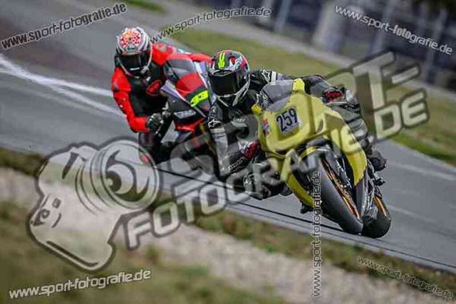 pubi2144 | Professionelle Fotos von Sportveranstaltungen, aber auch Hochzeiten und anderen Events. - Realisiert mit Pictrs.com