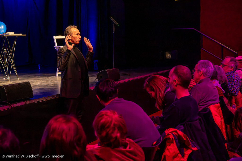 wwb-2412-0284 | <Fotografie> <Video> <Film> <Winfried Bischoff> - Realisiert mit Pictrs.com