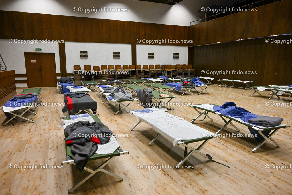 Pressekonferenz Ansfelden_ Gasexplosion_ 28.06.2023-34 | 28.06.2023 Pressekonferenz, Ansfelden Gasexplosion, im Bild Bettenlager fuer evakuierte Personen im Stadtsaal Ansfelden