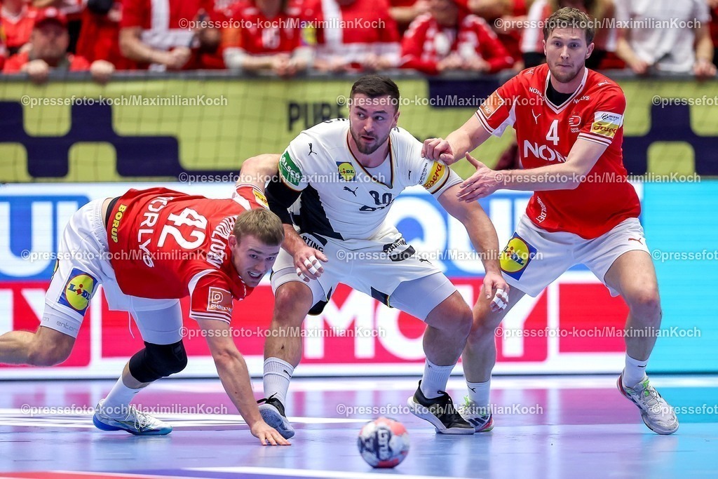 EHF01022602056 | 01.02.2026, Handball, Men's EHF EURO 2026, Deutschland - Dänemark, Jyske Bank Boxen in Herning, Final:  Jannik Kohlbacher (Germany #80) im Zweikampf gegen   Thomas Sommer Arnoldsen (Denmark #42)  Magnus Landin Jacobsen (Denmark #04)