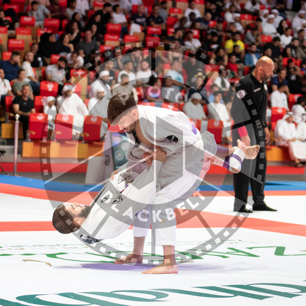 20231109PBB5162 | Fighters compete during the AJP World Professional Championship in the Mubadala Arena in Abu Dhabi, Arab United Emirates, on November 9, 2023.