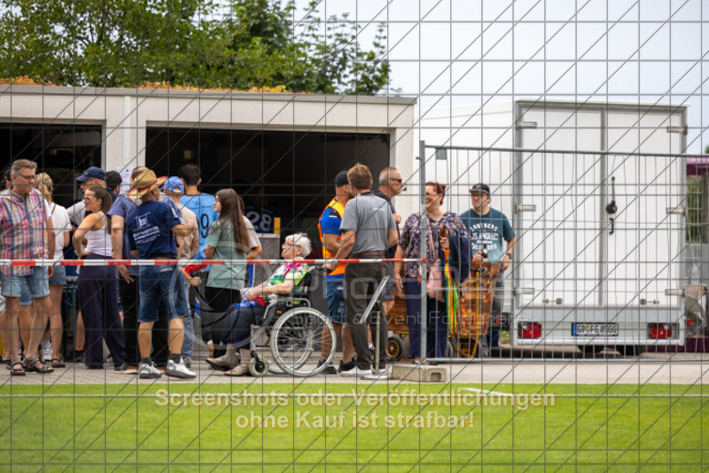 20250706_142625_0255 | #,TSG Salach (blau) vs. 1.FC Heidenheim (rot), Fußball, Freundschaftsspiel - WfV, Saison 2025/2026, Rasensportplatz, Staufenecker Str. 41, 73084 Salach, 06.07.2025 - 15:30 Uhr,Foto: PhotoPeet-Sportfotografie/Peter Harich