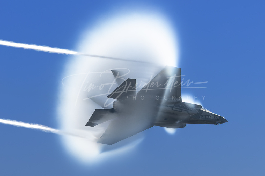 045 | Buy high-quality aviation and travel photography prints by professional photographer Timo Breidenstein. Authentic images, professionally printed, worldwide shipping. - Realisiert mit Pictrs.com