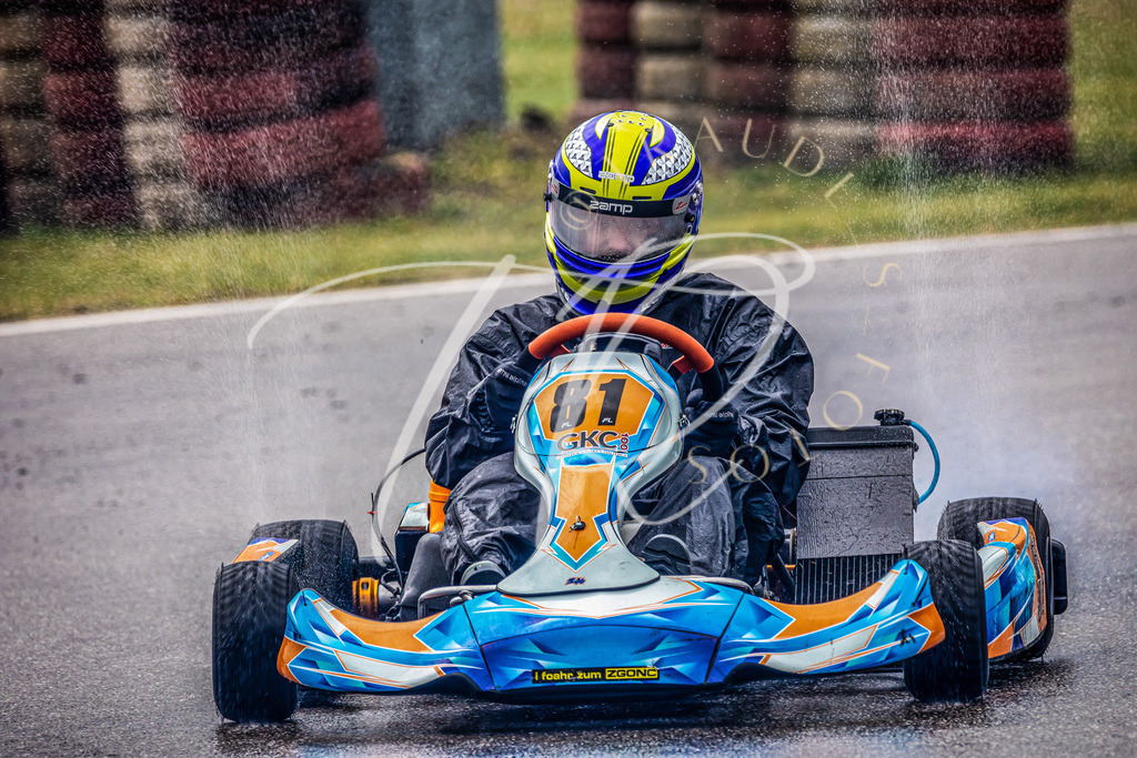 2ac8973aa9af4c66b4c317b65c883cd6 | traudl_s_fotos