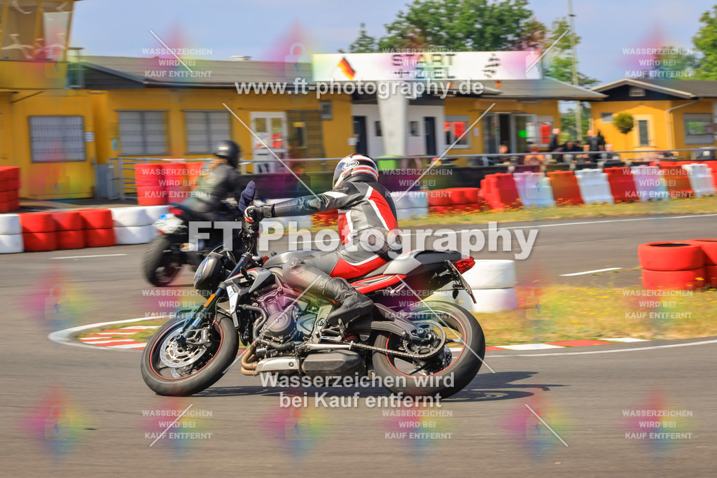 _DSK2371 | Hier findet Ihr Bilder von Touristenfahrten auf der Nürburgring Nordschleife oder von anderen Veranstaltungen die ich besucht habe. Viel Spass beim Durch Schauen 