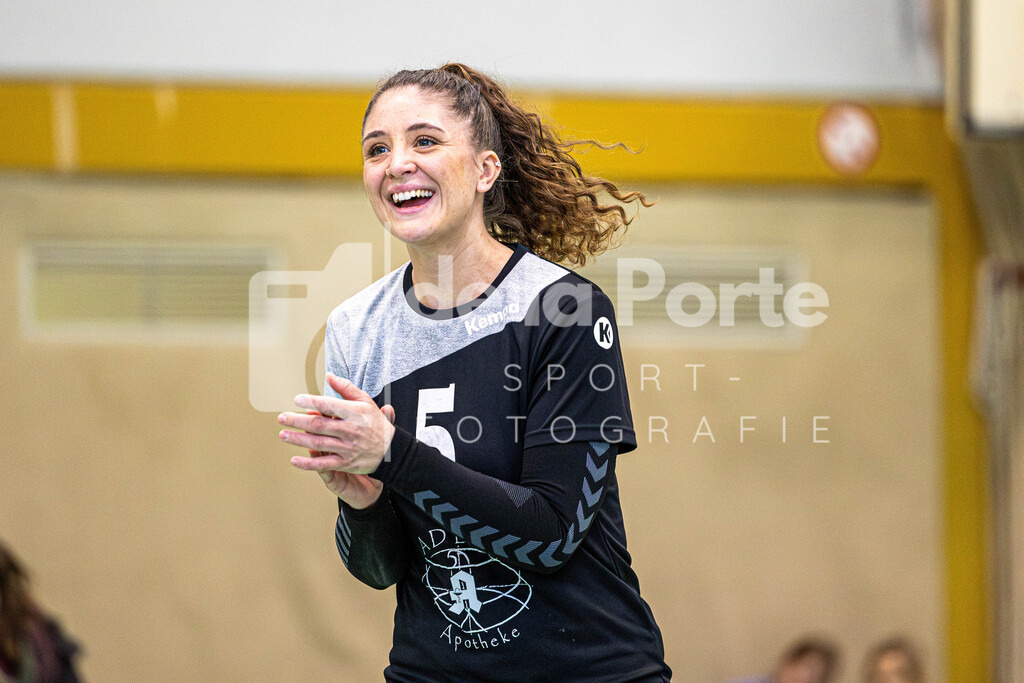 Heide Volleys Erste Frauen - Richter_ Fiona (freut sich) vs SG Aligse 131225 dlP | immodelaporte-sportfotos - Realisiert mit Pictrs.com