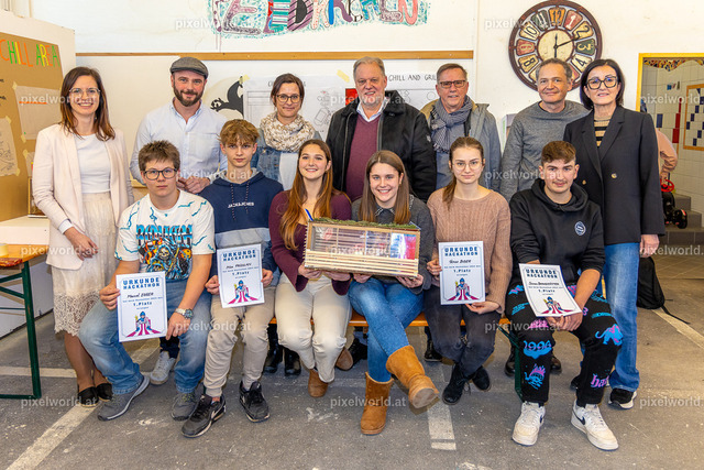 Hackathon - Tag 2 | Bildershop von pixelworld.at - Realisiert mit Pictrs.com