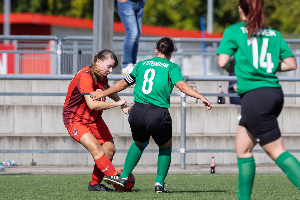 FCHSTE_250921_1893 | 1.FC Heidenheim 1846 II vs. TV Steinheim, Fußball, Frauen, Bezirksliga, 2025/2026, 2.Spieltag, 21.09.2025 in Heidenheim, Kunstrasen b. Voith-Arena West(Foto: Michael Bulling) - Realisiert mit Pictrs.com
