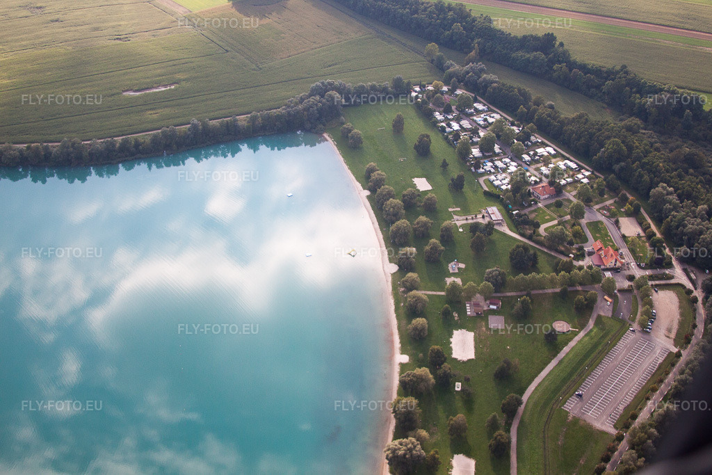 Vue aérienne: Gravière à Lauterbourg dans le département Bas Rhin, France.Photo: IMG_59806.jpg prise le 22/09/2013 par Werner Riehm/FLY-FOTO.euRésolution de l'original: 4752 x 3168 px