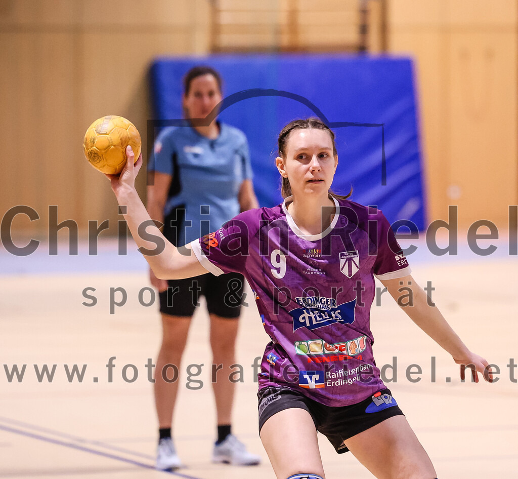 2025-01-11_005_SpVgg_Altenerding_gegen_HF_Scheyern | Erding, Deutschland, 11.01.2025:Handball, Bezirksoberliga Frauen Altbayern 2024 / 2024, 10. Spieltag, SpVgg Altenerding gegen HF Scheyern, Endergebnis: 20:23Julia Kranich (SpVgg Altenerding, #9)Foto: Christian Riedel / fotografie-riedel.net