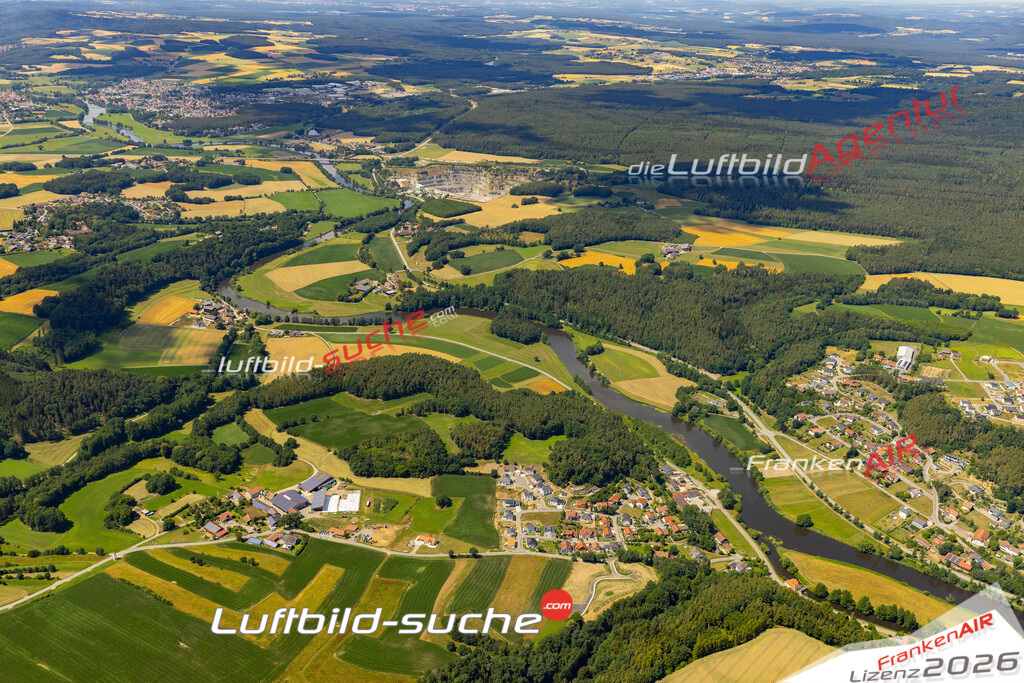 Die Luftaufnahme Saubuckel - Reichenbach wurde 2022 vom Flugzeug aus (keine Drohne) erstellt. Hohe Auflösung -für große Poster und Wandbilder geeignet - Garantiert!