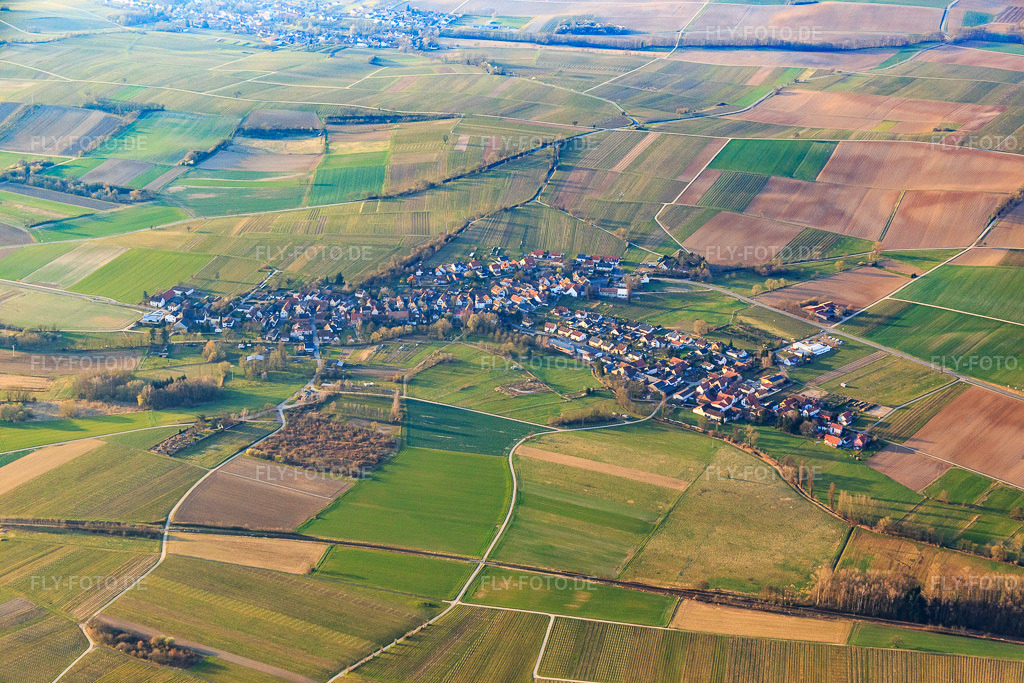 Luftbild: Dorfübersicht im Winter aus Norden in Oberhausen im Bundesland Rheinland-Pfalz in Deutschland. Foto: IMG_076755.jpg vom 28.03.2015 durch Werner Riehm/FLY-FOTO.de