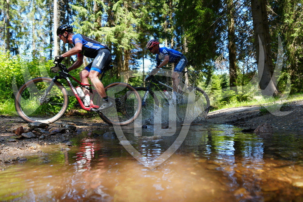 FC604358 | Fotogalerie der Treibjagd im Dunkelwald - Dein MTB Etappenrennen im Erzgebirge - Realisiert mit Pictrs.com
