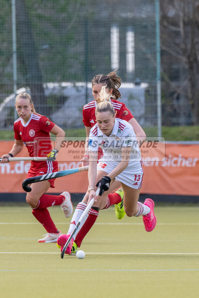 SFE_20260321_0099 | Köln, Deutschland, 21.03.26: Feldhockey 1. Bundesliga Damen zwischen Rot-Weiss Köln - Bremer HC im REWE Sportpark am 21.03.2026 in Köln, Deutschland. (Foto von Stephan Fehrmann)Köln, Germany, 21.03.26: Feldhockey 1. Bundesliga Damen between Rot-Weiss Köln - Bremer HC in REWE Sportpark at 21.03.2026 in Köln, Deutschland. (Foto from Stephan Fehrmann)