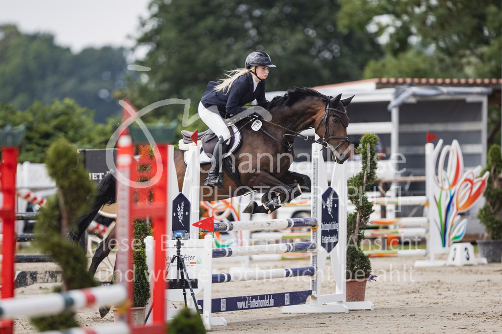 250628_PfSpTa_A2-Spr-214 | Deine schönsten Turniermomente als professionelle Fotos! Entdecke hochwertige Pferdesport-Fotografie im Online-Shop. Jetzt Fotos finden & bestellen!