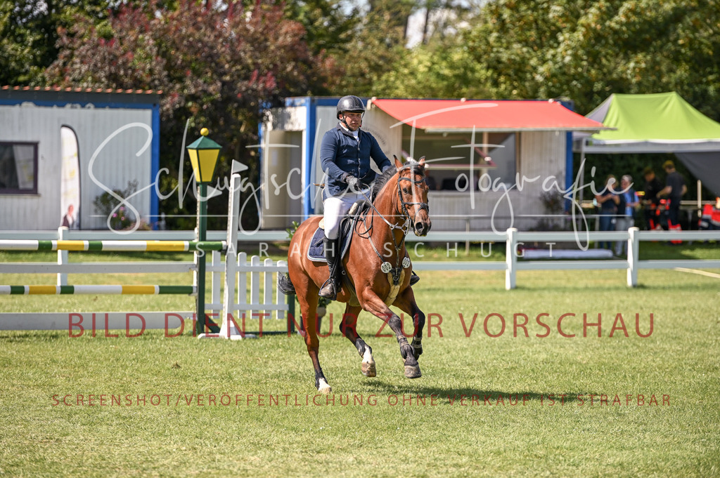 Schugtsche-Düren.2024-09.Springprf.L-20 | Schugtsche Fotografie - Realisiert mit Pictrs.com