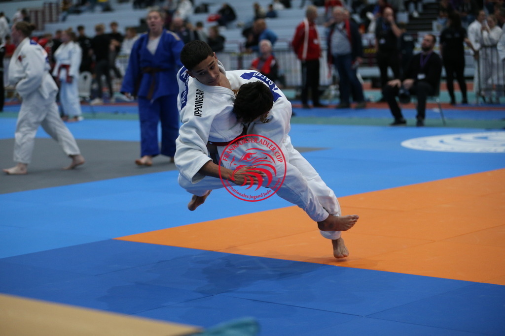 AT3Y1170 | Fotos vom Adler Cup - Pictures from Adler Cup

Hier findet Ihr alle Eindrücke und großen Momente der Adler Cup Wochenenden. Here you will find all impressions and great moments of the Adler Cup weekends. - Realisiert mit Pictrs.com