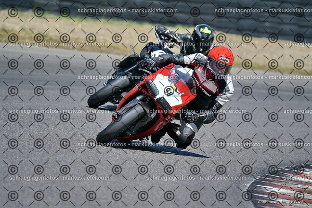 25bt04-0953 | markuskiefer.com - Realisiert mit Pictrs.com