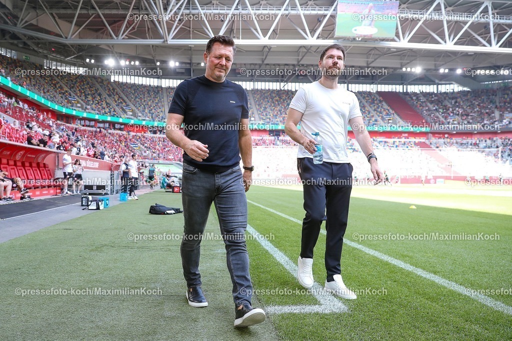 F9509082501010 | 09.08.2025, Fußball, Fortuna Düsseldorf - Hannover 96, 2. Fußball Bundesliga, Merkur Spiel-Arena, Saison 2025 2026: Cheftrainer Christian Titz (Hannover96 #hc)  DFB regulations prohibit any use of photographs as image sequences and or quasi-video.