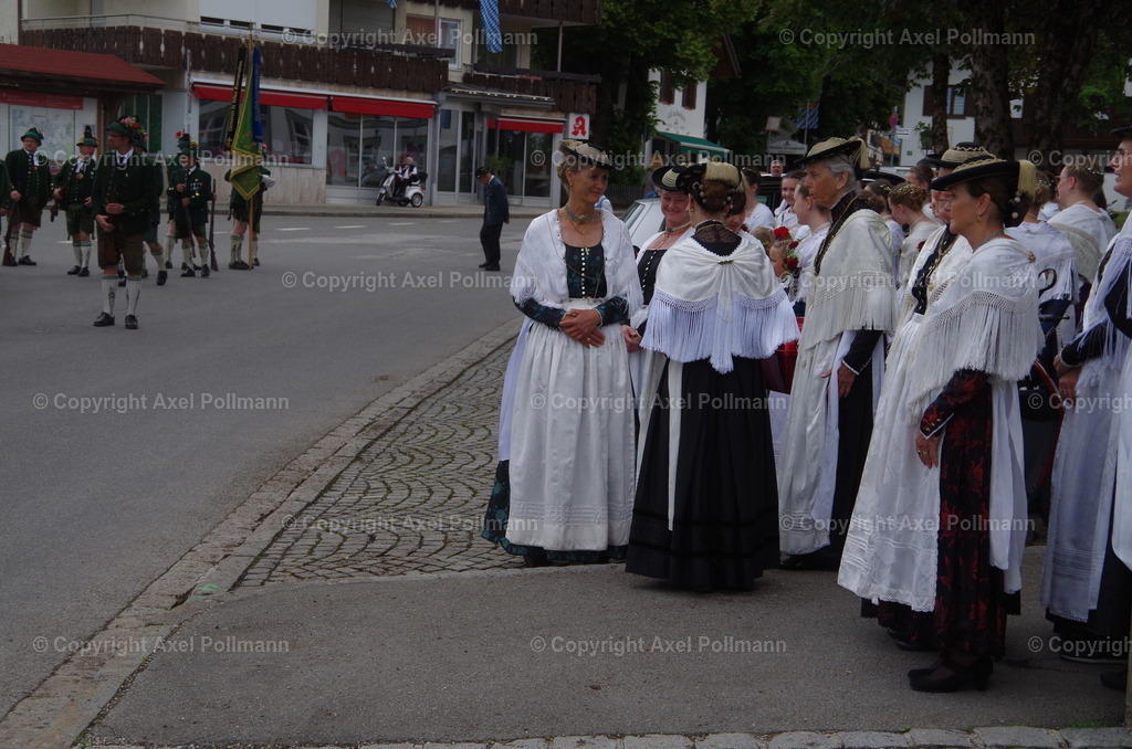 IMGP5800 | fotografiert von Axel PollmannLeonhardi Wallfahrt Benediktbeuern und Murnau, Fronleichnam, Fasching, Landschaft im Loisachtal und Benediktbeuern  - Realisiert mit Pictrs.com