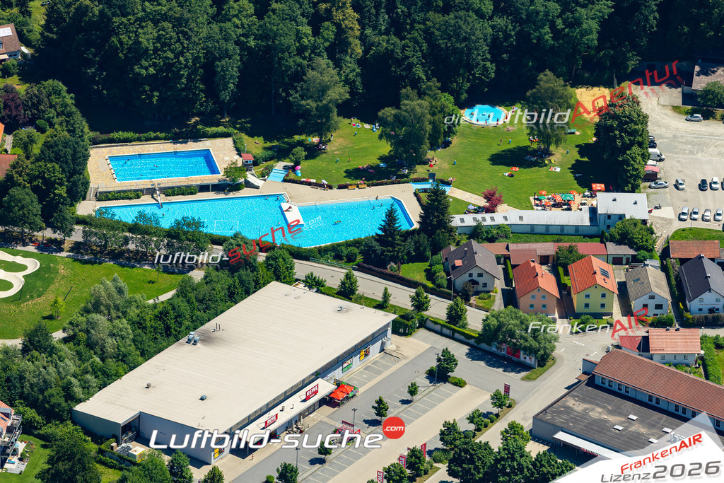 Das Luftbild der Stadt Fürstenzell wurde 2022 vom Flugzeug heraus erstellt (keine Drohnen-Aufnahmen) Aufnahmehöhe ca.450 Meter- hohe Bildauflösung und Druck-Qualität. Garantiert!