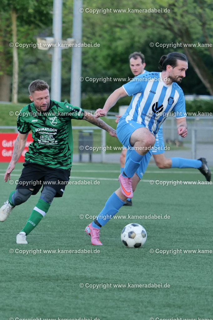 Fußball Kreispokal 25/26 Ü 32 : Spiel um Platz 3 : SV 08/29 Friedrichsfeld - SV Ringenberg AH  2 : 1 | Fußball Kreispokal 25/26 Ü 32 : Spiel um Platz 3 : SV 08/29 Friedrichsfeld - SV Ringenberg AH  2 : 1Spielort : Voerde Friedrichsfeld - Realisiert mit Pictrs.com