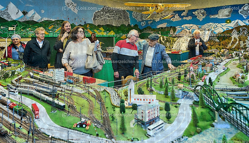 ALP9551_Foederation_Chopin-Ges_Lackenhof_Modellbahn-Etzler | (C)FotoLois.com, Alois Spandl, Föderation der internationalen Chopin-Gesellschafen (deren gibt es weltweit 34) - Zusammentreffen und Sitzung im Vorfeld des XXXIX. Chopinfestivals in der Kartause Gaming und Rahmenprogramm - Ausflug mit dem Bus zum Lunzer See und nach Lackenhof, gemeinsames Abendessen, Do 3. August 2023.