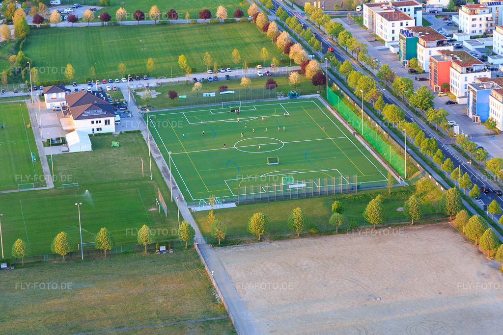 Luftbild: Sportplatz der SSG Bensheim Hockey in Bensheim im Bundesland Hessen in Deutschland. Foto: IMG_077893.jpg vom 23.04.2015 durch Werner Riehm/FLY-FOTO.deWWW.SSG-BENSHEIM.DE