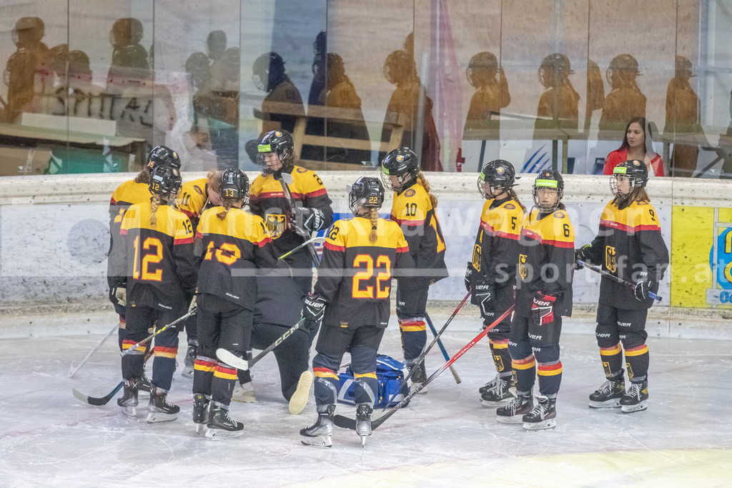 Dameneishockey | Dameneishockey, U18 Turnier am 31.08.2024 in Spittal (Eis-Sport-Arena - Sportzentrum Spittal), Austria, (Photo by Ernst Krawagner sport-fan.at) - Realisiert mit Pictrs.com
