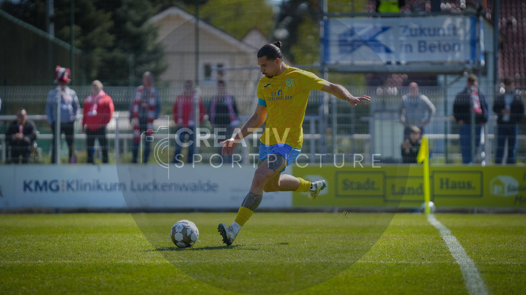 FFußball, Herren, Saison 2025/2026, Regionalliga Nordost, 31. Spieltag, FSV 63 Luckenwalde vs. FSV Zwickau, Sonntag 26.04.2026, Werner-Seelenbinder-Stadion Luckenwalde | Fußball, Herren, Saison 2025/2026, Regionalliga Nordost, 31. Spieltag, FSV 63 Luckenwalde vs. FSV Zwickau, Sonntag 26.04.2026, Werner-Seelenbinder-Stadion Luckenwalde, Im Bild: Andreas Pollasch (Luckenwalde) - Realisiert mit Pictrs.com