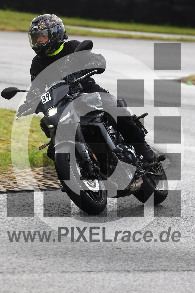 0039-20260513_01982 | Schöne Erinnerungen an spannende Momente - das festzuhalten ist unser Job. PIXELrace.de ist seit 2003 auf den Rennstrecken Europas unterwegs um die Action draußen beim Fahren und die wunderbare Stimmung imm Fahrerlager für euch einzufangen.