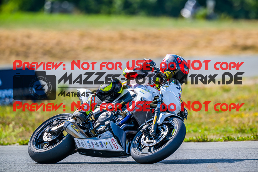 MaZZes_FotoMatrix_220724_5596 | TWIN