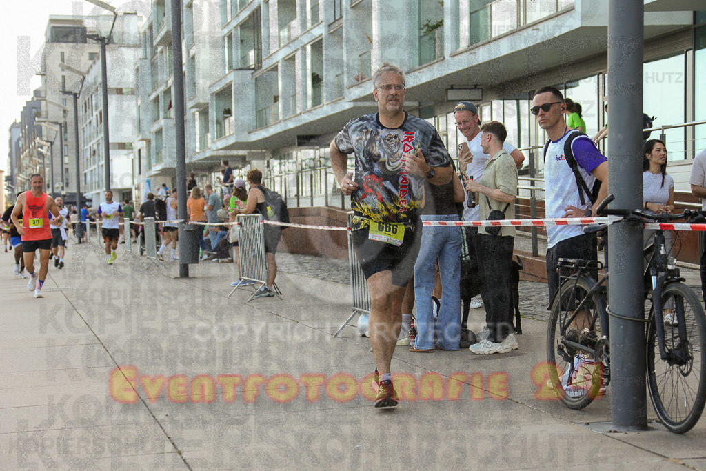 250920_1452_EX1_8025 | Sportfotografie im Rhein-Sieg Kreis, Köln, Bonn, NRW, Rheinland Pfalz, Hessen, etc. Unser Tätigkeitsfeld umfasst den Laufsport vom Volkslauf über den Marathon, Duathlon, Triathon bis zum Ultralauf wie Kölnpfad Ultra oder Schindertrail.