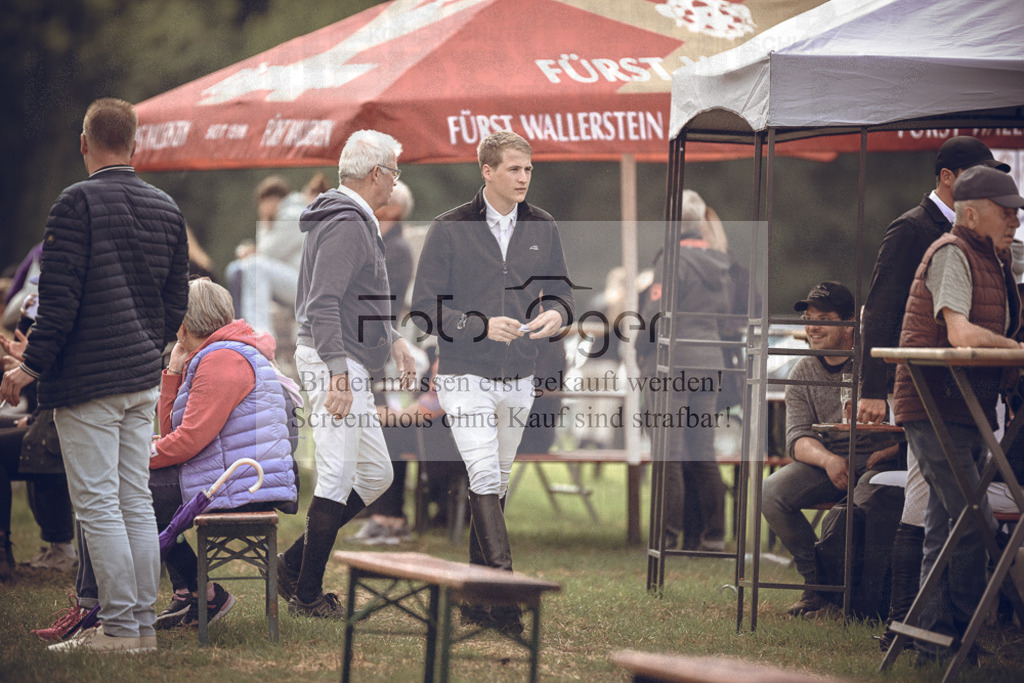20240530-DOS_3574 | Entdecke hochwertige Reitturnierfotos von Foto Oger. Professionell, emotional und authentisch – jetzt Lieblingsmomente im Shop bestellen.Deutschlandweite Turnierfotografie. - Realisiert mit Pictrs.com