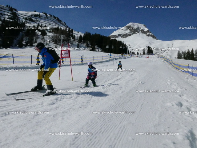 Lea (1) | Photos von der Skischule Warth - Realisiert mit Pictrs.com