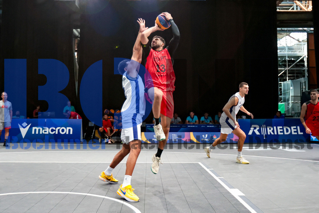 SES_TTG3X320250718-1695 | bond - Realisiert mit Pictrs.com