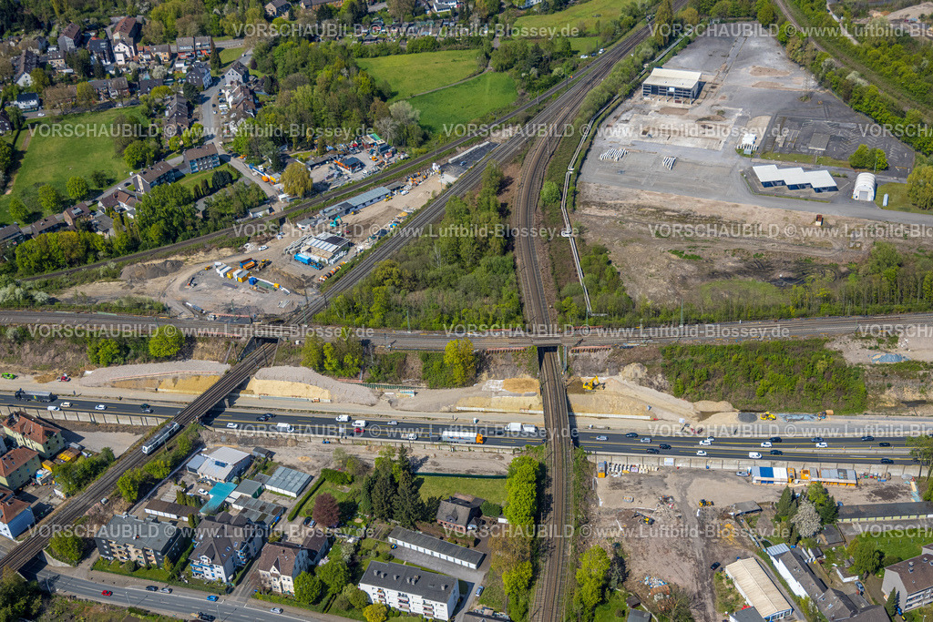 Herne230403371West | Luftbild, Am Autobahnkreuz Herne, Bahnlinien kreuzen Autobahn A42, Baukau-West, Herne, Ruhrgebiet, Nordrhein-Westfalen, Deutschland