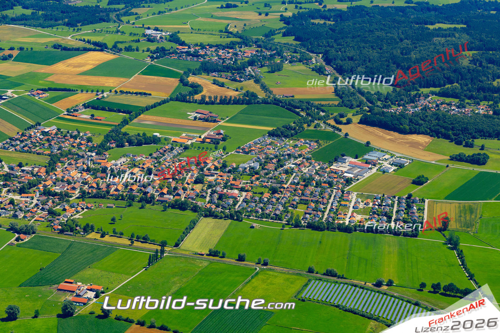 Aktuelles Luftbild von  Wielenbach - Die Luftaufnahme wurde 2022 mittels UL-Flugzeug erstellt ( keine Drohne ) - hochauflösende Kamera-Systeme von  Canon -Beste Qualität - Für grossformatige Ausdrucke geeignet. Die Geschenkidee !