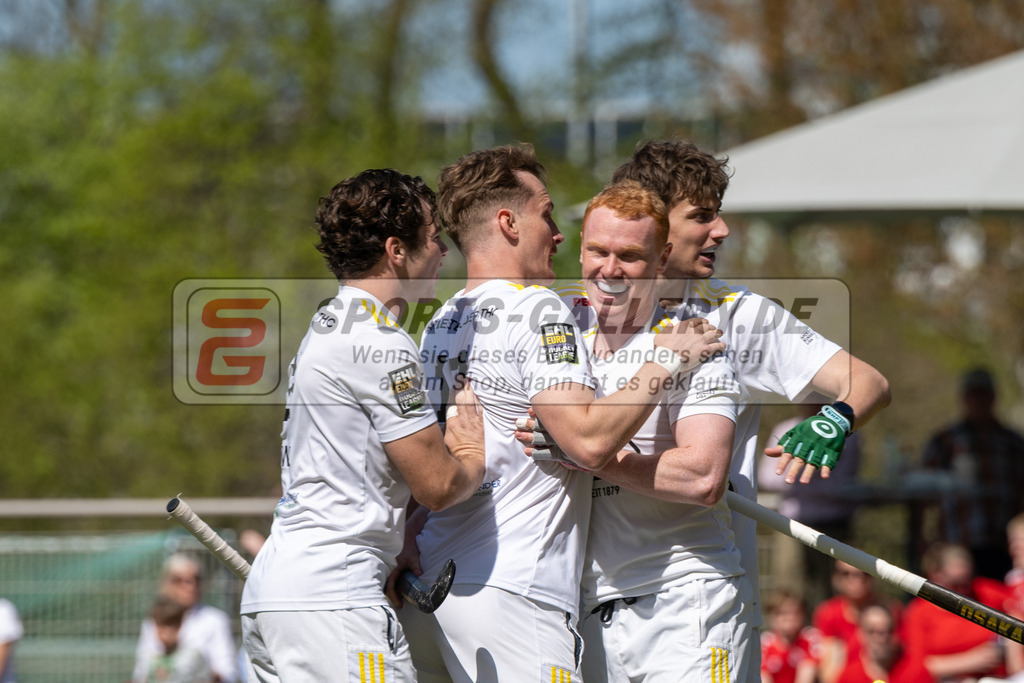 SFE_20250412_0053 | Köln, Deutschland, 12.04.2025:  Hockey 1. Bundesliga Herren Rot-Weiss Köln - Harvestehuder THC im KTHC Stadion Rot-Weiss Köln Tennis and Hockey Club am 12.04.2025 in Köln, Deutschland. (Foto von Stephan Fehrmann)Köln, Germany, 12.04.2025: Hockey 1. Bundesliga Herren Rot-Weiss Köln - Harvestehuder THC in KTHC Stadion Rot-Weiss Köln Tennis and Hockey Club at 12.04.2025 in Köln, Deutschland. (Foto from Stephan Fehrmann)