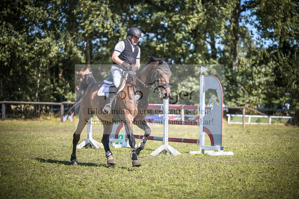 DOS_0182 | Entdecke hochwertige Reitturnierfotos von Foto Oger. Professionell, emotional und authentisch – jetzt Lieblingsmomente im Shop bestellen.Deutschlandweite Turnierfotografie. - Realisiert mit Pictrs.com