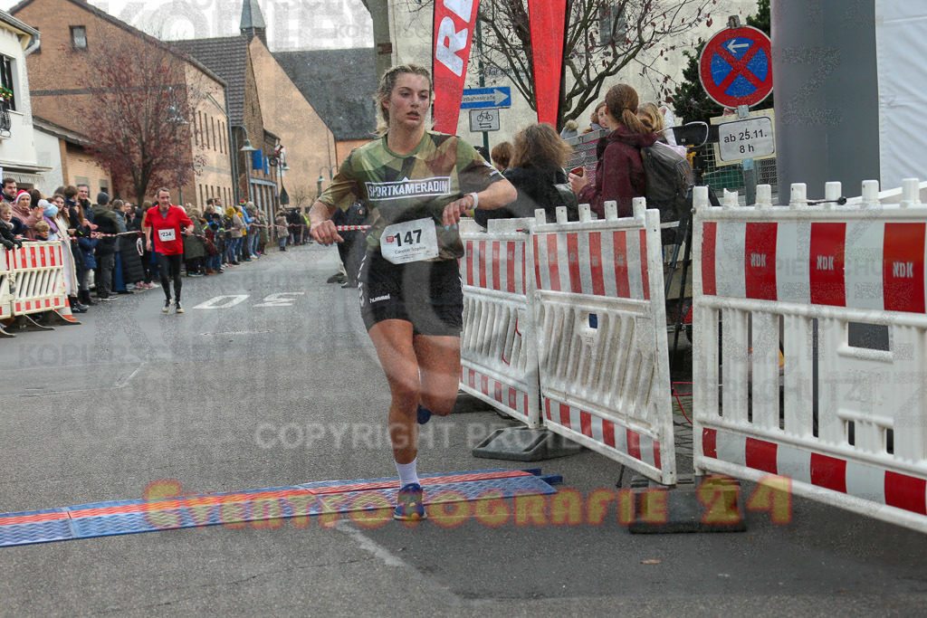 221127_1220_EX1_2510 | Sportfotografie im Rhein-Sieg Kreis, Köln, Bonn, NRW, Rheinland Pfalz, Hessen, etc. Unser Tätigkeitsfeld umfasst den Laufsport vom Volkslauf über den Marathon, Duathlon, Triathon bis zum Ultralauf wie Kölnpfad Ultra oder Schindertrail.