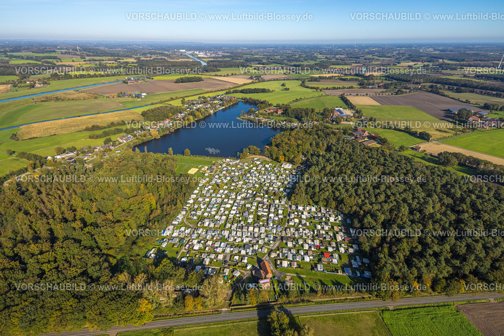 Selm241011800 | Luftbild, Ternscher See und Campingplatz Seepark Ternsche Naturfreibad, Campinghäuser und Wohnwagen, Fluss Stever, Wohngebiet Strandweg, Ternsche, Selm, Münsterland, Nordrhein-Westfalen, Deutschland