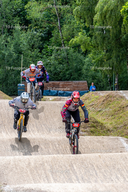 BayBMX2026-05488 | Fotogalerie von Thomas Dettweiler mit Eventbildern und lizenzfreien Fotos. Perfekt als Wandbild, für Büro, Website oder private Nutzung. - Realisiert mit Pictrs.com