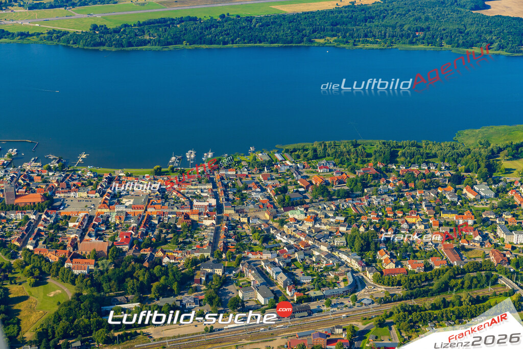 Schöne Luftaufnahme als Geschenk in Ribnitz Ribnitz-Damgarten - Die Luftbildaufnahme wurde 2025 vom UL-Flugzeug heraus erstellt ( keine Drohne ) - Hochauflösende Luftaufnahme -Nicht vergleichbar mit Google Maps oder Satelittenbilder- Die Geschenkidee !Mit Lizenz und Bildrechte bestellbar