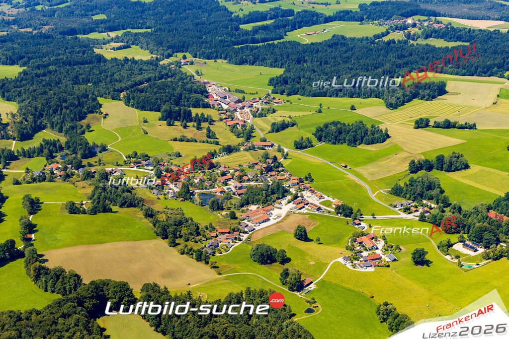 Luftbild Vs Google Maps  Obermühltal  Dietramszell -Das Luftbild wurde 2025 vom UL-Flugzeug heraus erstellt ( keine Drohne ) - Hochauflösende Luftaufnahme -Nicht vergleichbar mit Google Maps oder Satelittenbilder- Die Geschenkidee !Mit Lizenz und Bildrechte bestellbar