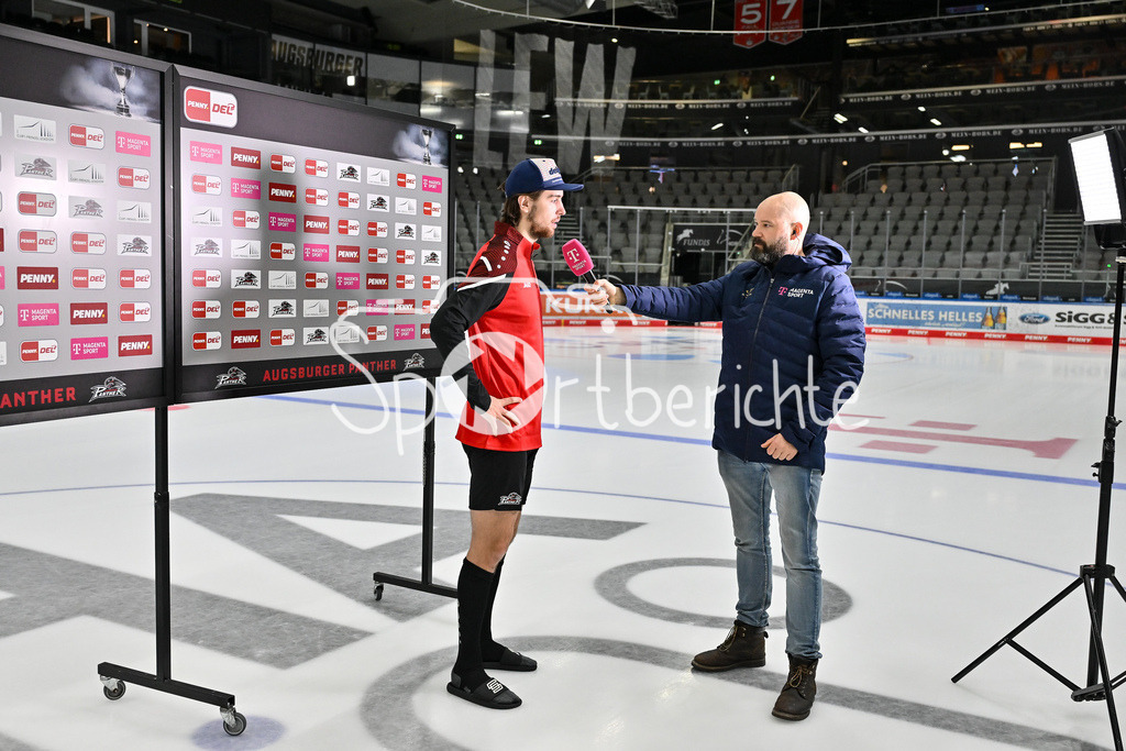 Augsburger Panther - ERC Ingolstadt | Beim Interview von Magentasport vor der Partie Thomas SCHEMITCH (Augsburger Panther #62) / Freisteller / Einzelfoto / DEL: Augsburger Panther - ERC Ingolstadt, Curt Frenzel Stadion am 26.01.2025 / Christoph FETZNER
