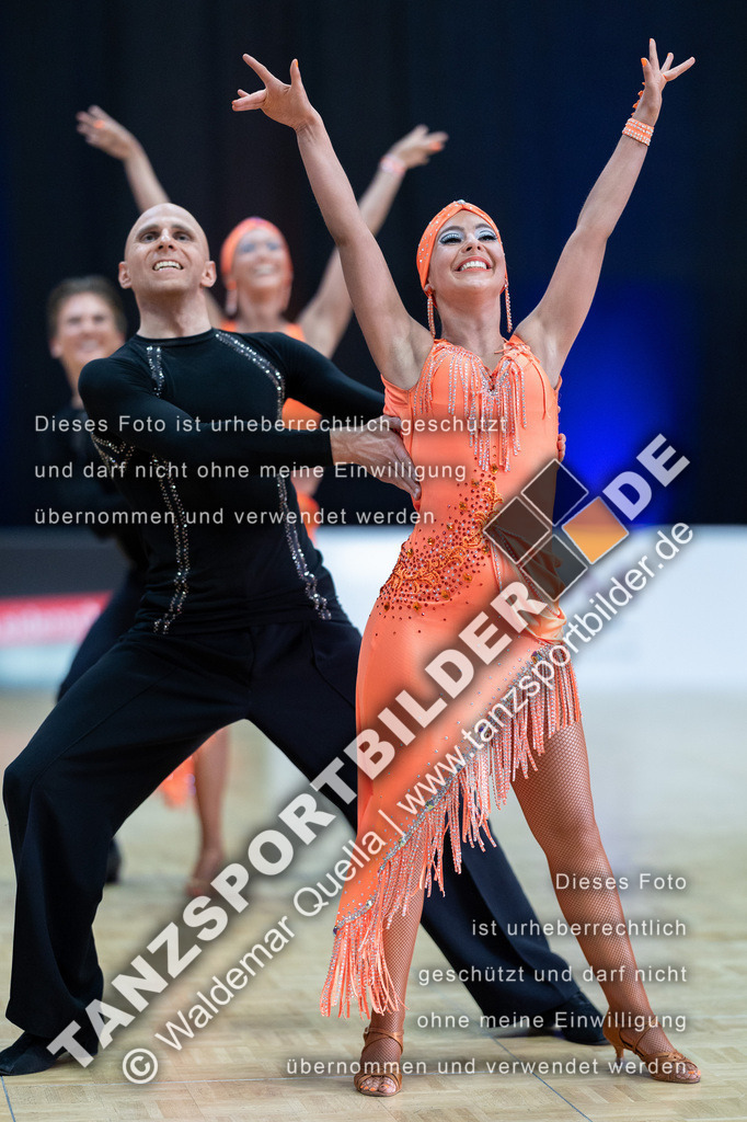 20230513-05863 | Hier finden Sie Tanz Bilder vom Latein und Standard Formationen tanzen. Sportbilder vom Tanzsport. Schöne Fotos und von Weltmeisterschaft, Europameisterschaft, Bundesliga, Regionalliga, Oberliga und Landesliga sowie von GOC Stuttgart, DanceComp, WM Bremen